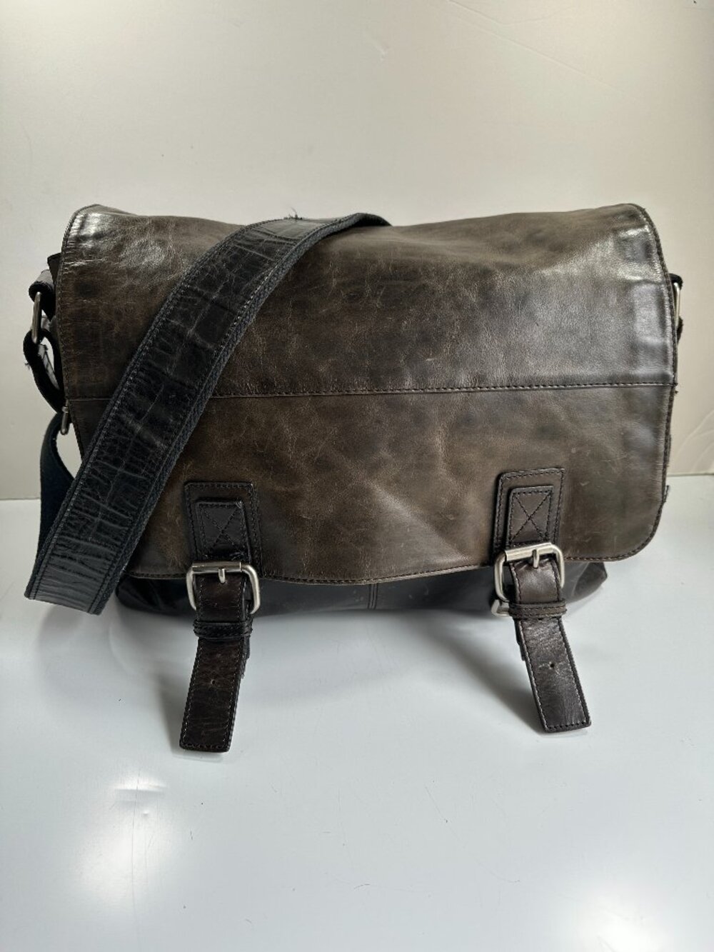 Vintage Fossil Brand Distressed Leather Messenger Laptop Bag Dual Buckle 15x10x5